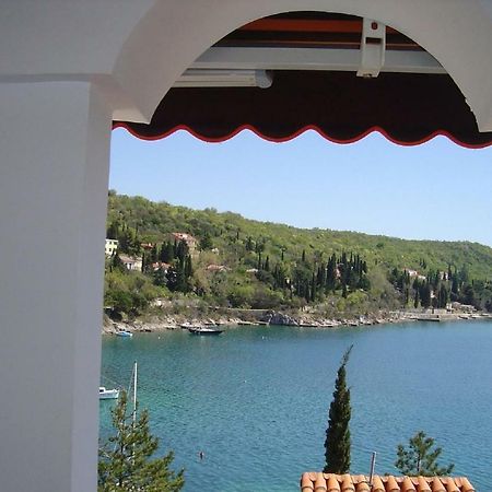 Vila Jadranka Apartments And Rooms Omišalj Εξωτερικό φωτογραφία
