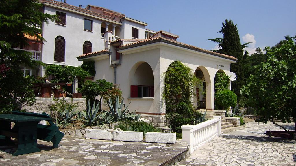 Vila Jadranka Apartments And Rooms Omišalj Δωμάτιο φωτογραφία